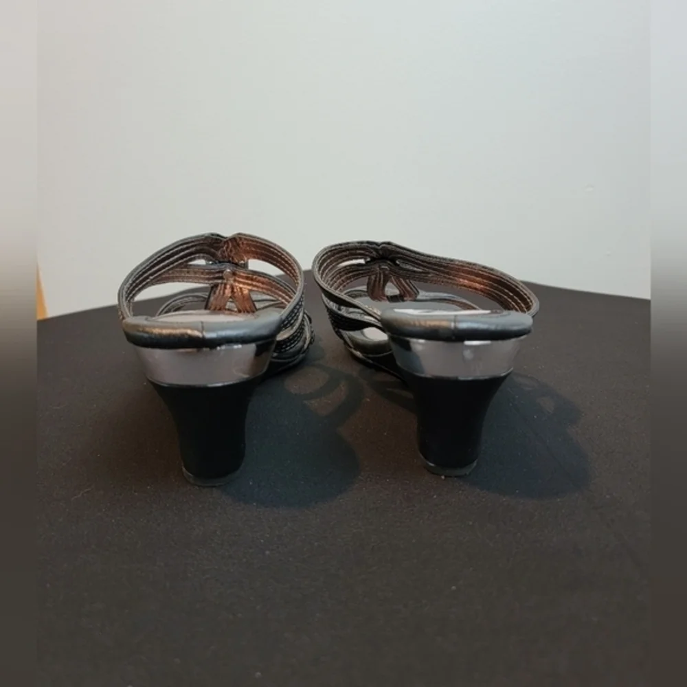 Sole Senseability Justine Black‎ & Silver Wedge Sandals Size 8